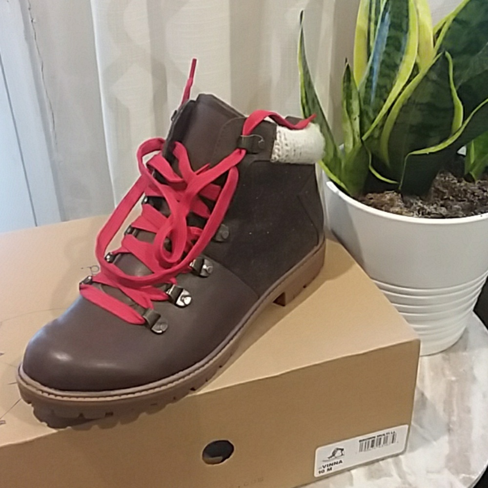 Womens Boot
